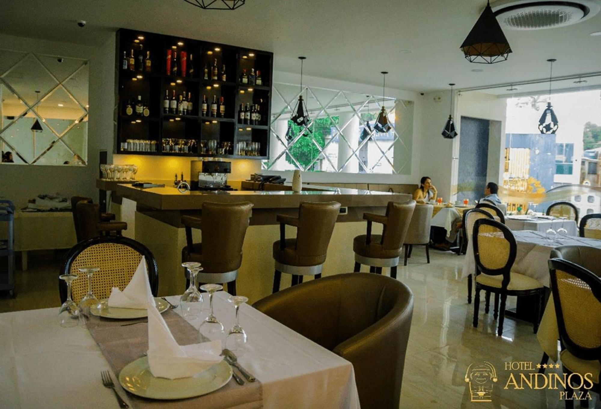 Hotel Andinos Plaza Florencia ภายนอก รูปภาพ