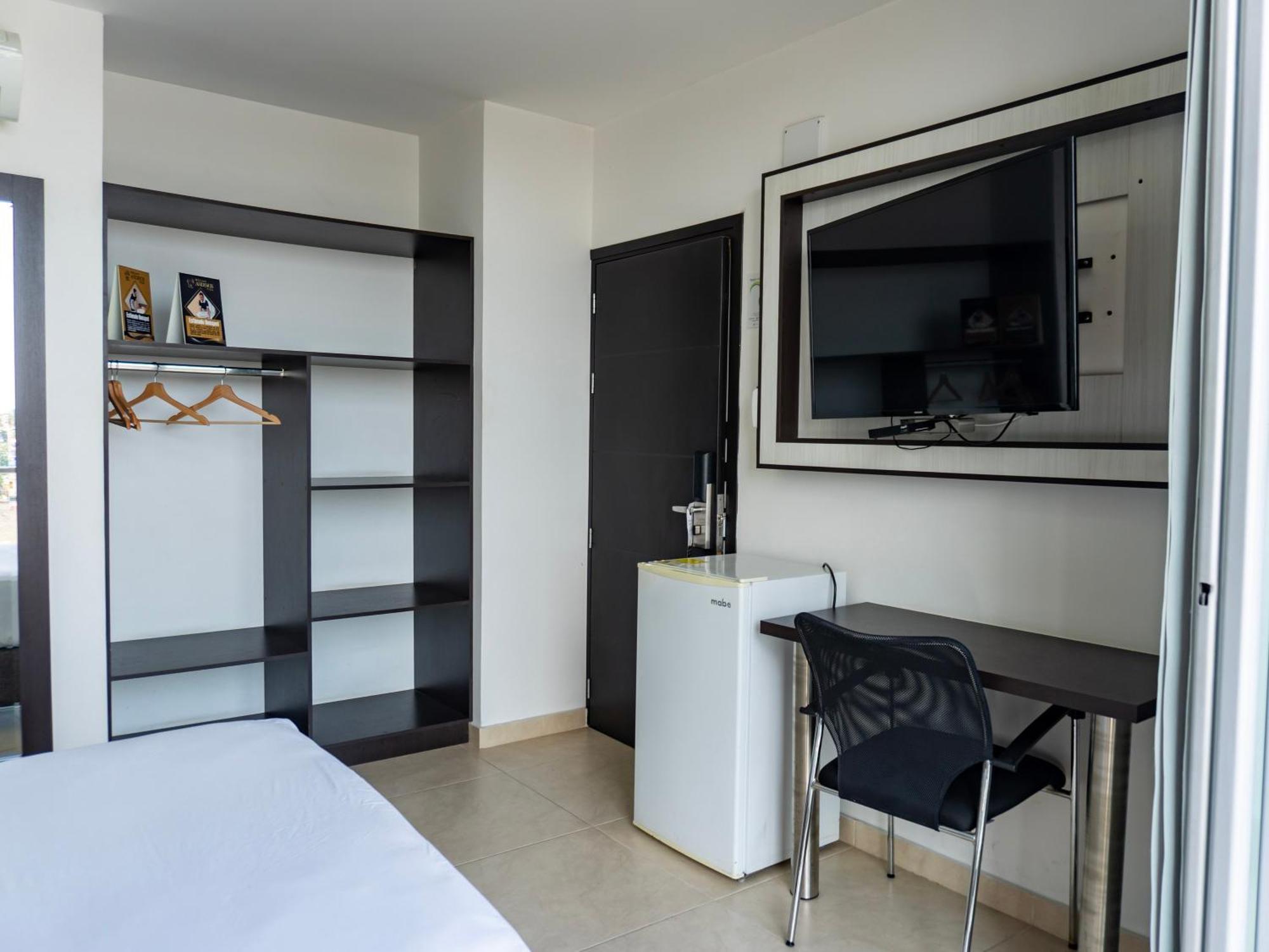 Hotel Andinos Plaza Florencia ภายนอก รูปภาพ