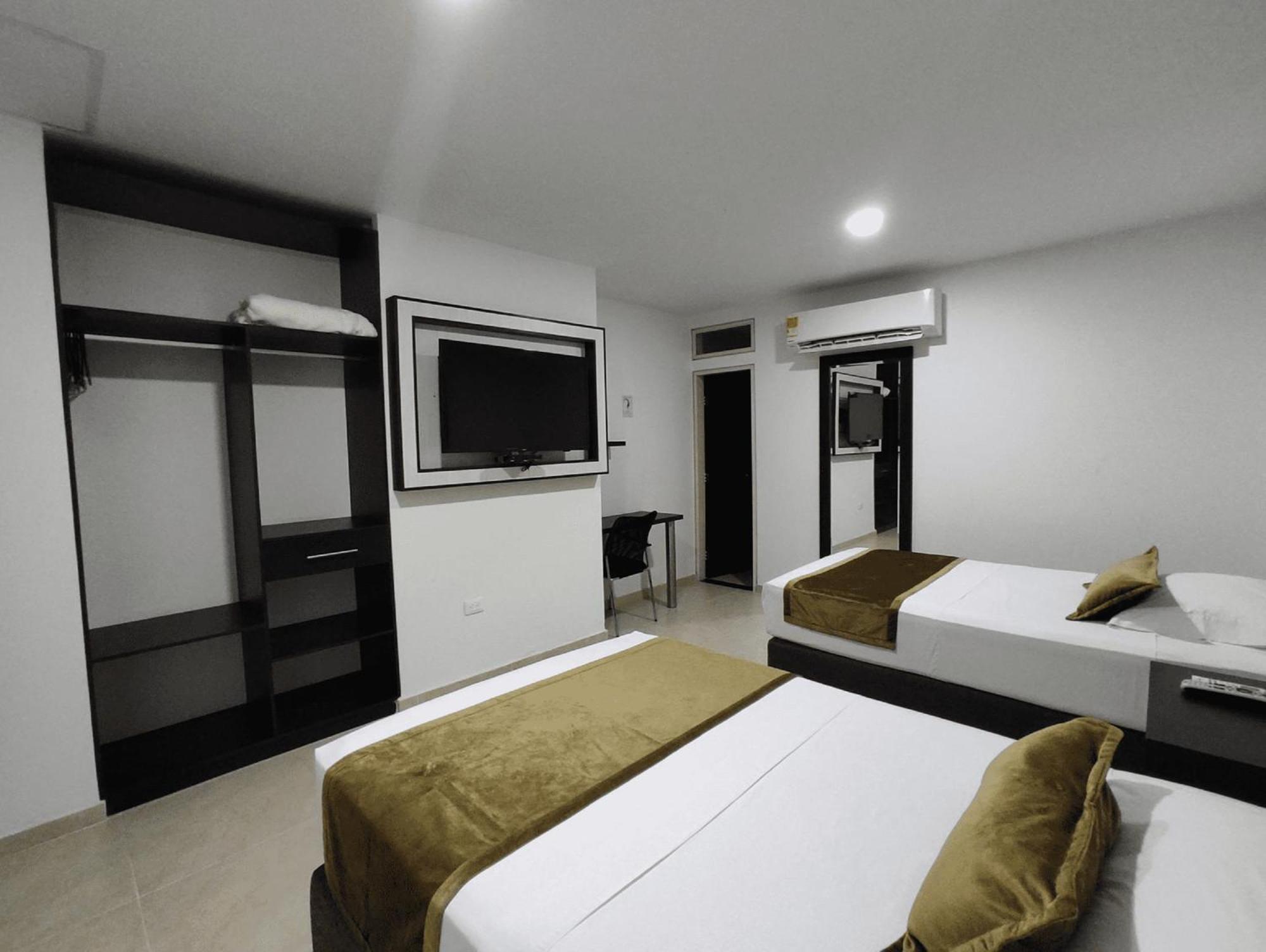Hotel Andinos Plaza Florencia ภายนอก รูปภาพ